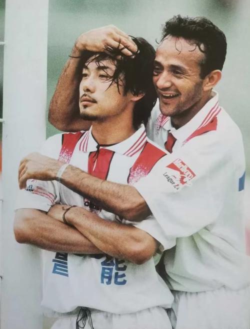 巴力斯塔忆泰山队友：宿茂臻头球真好 邓乐军踢球风格像巴西人