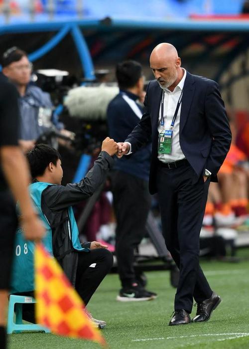 穆斯卡特：我们在亚冠的表现逐步提升 古斯塔沃红牌比较难以理解