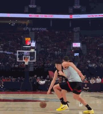 阿夫迪亚：我很期待看到杨瀚森在波特兰开车兜风 别向我请教开车