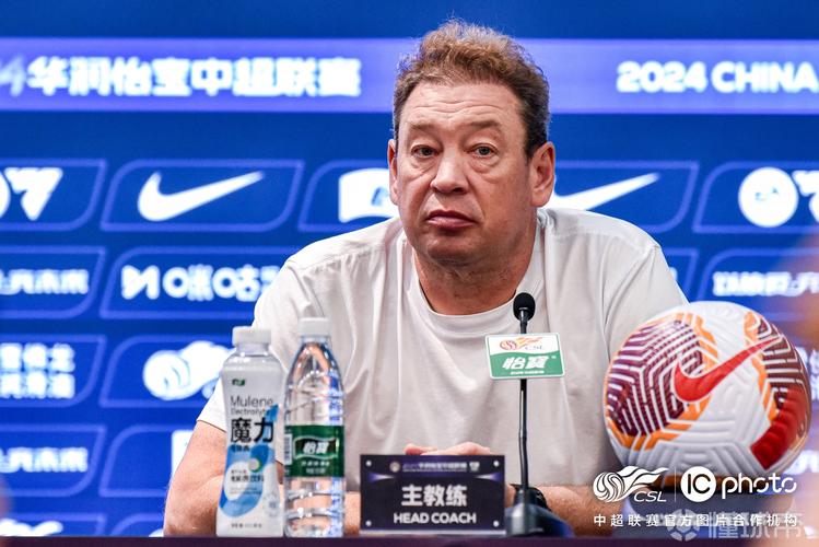 斯卢茨基：双方水平在伯仲之间，无论是外援还是内援进球我都高兴