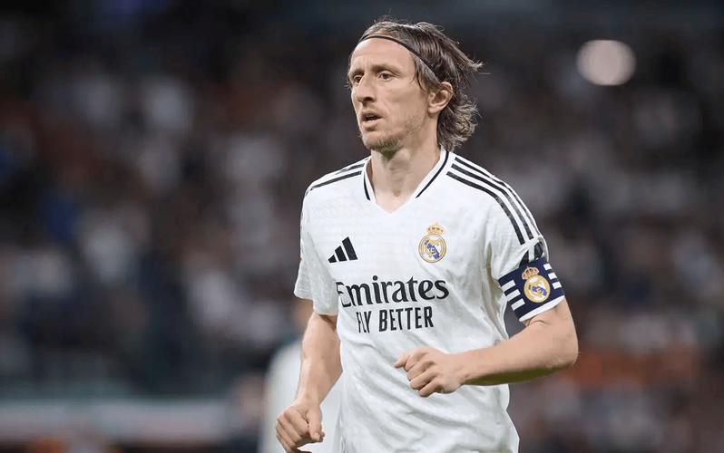 熬老头？40岁莫德里奇本赛季意甲场场首发，连续5场踢满90分钟