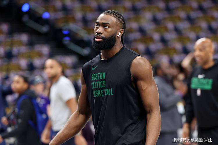 详细阅读:杰伦-布朗:希望球迷多些耐心 我们少了数位全明星 很难填补空缺 杰伦-布朗:希望球迷多些耐心 我们少了数位全明星 很难填补空缺