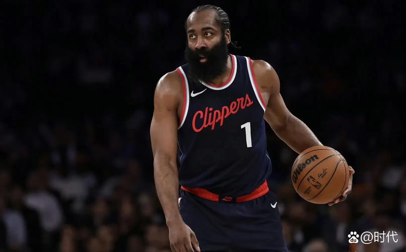 卢:本希望让哈登小卡错开时间带领第二阵容 但两人同时体力不支