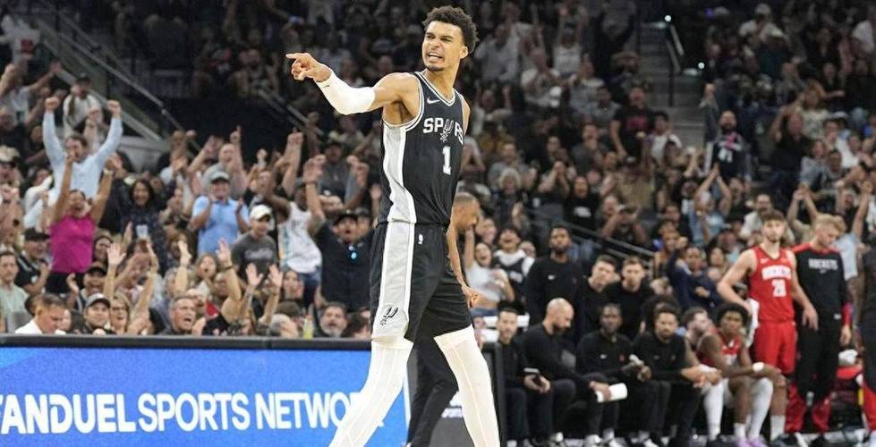 比尔-西蒙斯:马克西进步最大 他已经和米切尔&布伦森同一档了