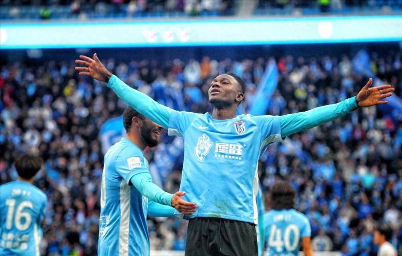 急需调整！克莱开赛至今场均仅8.2分 命中率31.3% 三分25.9%