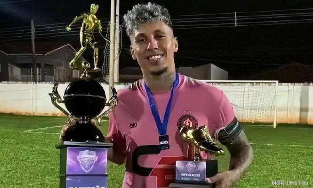 瓦科:很感谢克雷桑2次让点给我,但我都没罚进,有信心拿下金靴